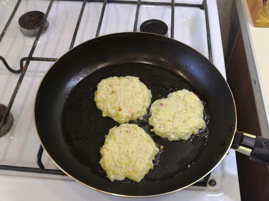 ПП оладьи из кабачка с сыром нежные и ароматные. Полезный и вкусный завтрак для худеющих